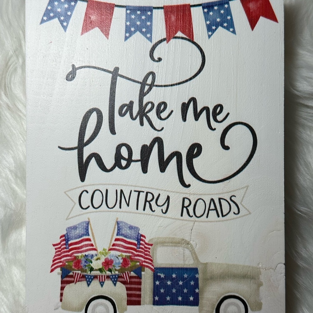Patriotic Party Supplies Set with Red, Blue, and White Decorations - Picture 5 of 6